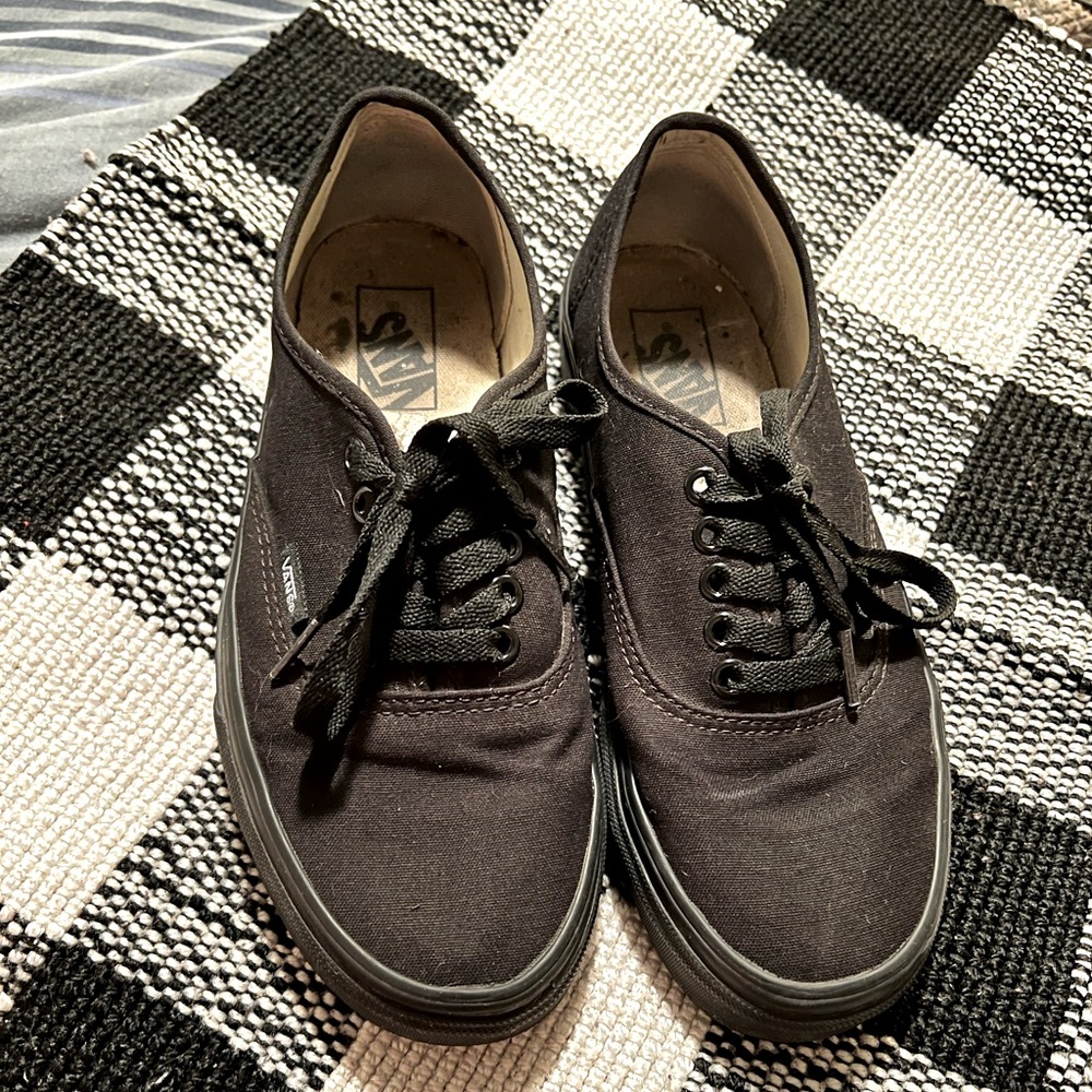 Black Vans- women’s 8.5/ men’s 7 excellent condition